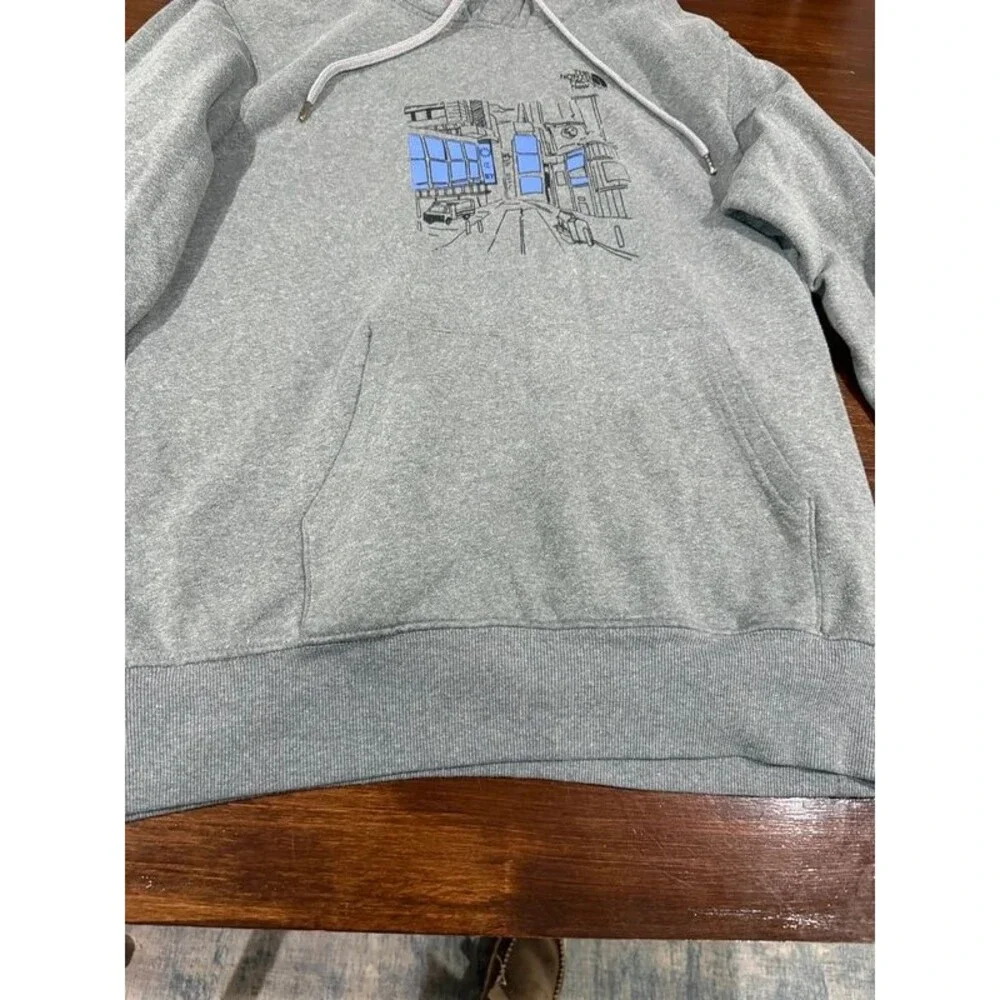 The North Face Landmark Hoodie New York City Gray Graphic Pullover Men’s Medium